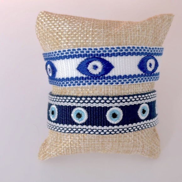 New Multicolor Evil's Eyes Embroidered Handmade Tassel Bracelet Blue and White - Picture 1 of 5